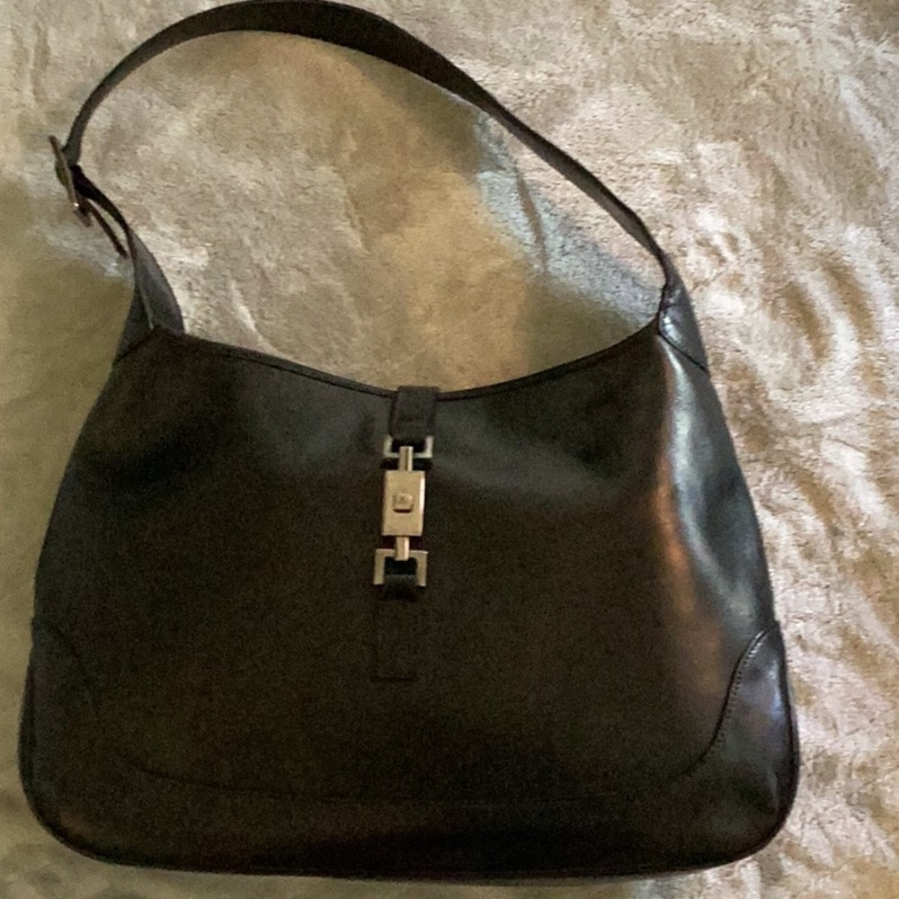 Gucci Black Leather Shoulder Bag with Metallic Hardware